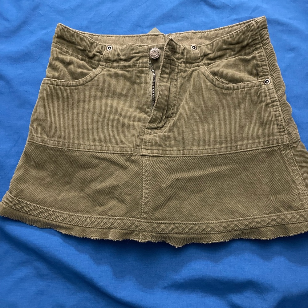 Cherokee khaki skirt